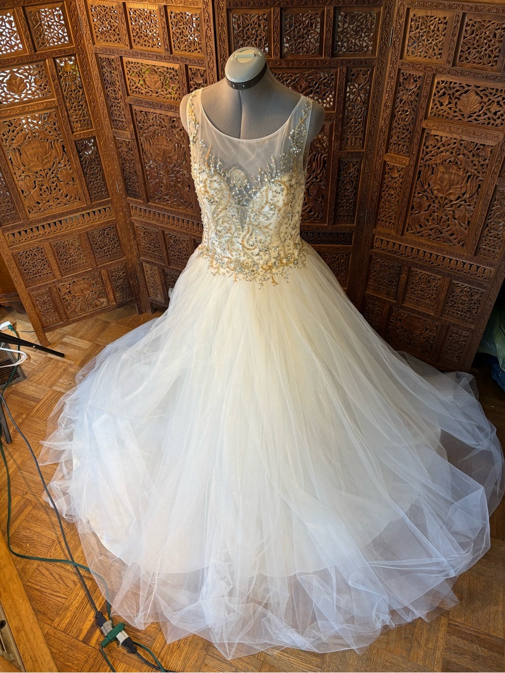 NWT Ivory Beaded Tulle Ball Gown Wedding Dress